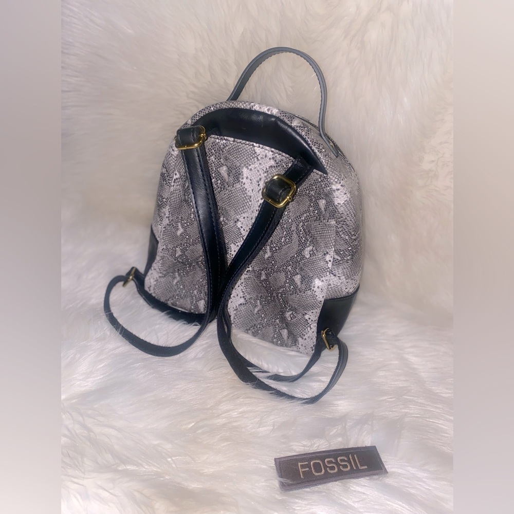 FOSSIL🎒🐍Small Backpack- Python/Snake Skin Print - Picture 2 of 7